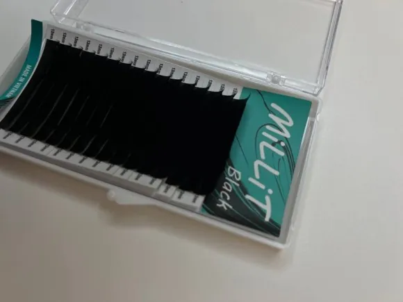 Черные ресницы Millit Fix Price C 0.07 11мм 16 линий