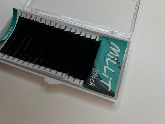 Черные ресницы Millit Fix Price M 0.10 07мм 16 линий Черные ресницы Millit Fix Price M 0.10 07мм 16 линий